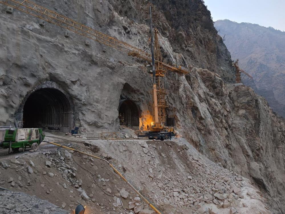 Erection of Tower Crane in Power Intake